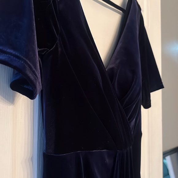 Beautiful Navy Blue Velvet Giselle Maxi Dresss - Picture 8 of 12